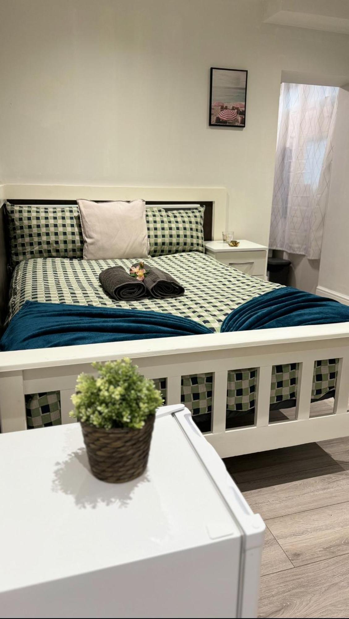 Guest & Rest 2 Apartment ลอนดอน ภายนอก รูปภาพ